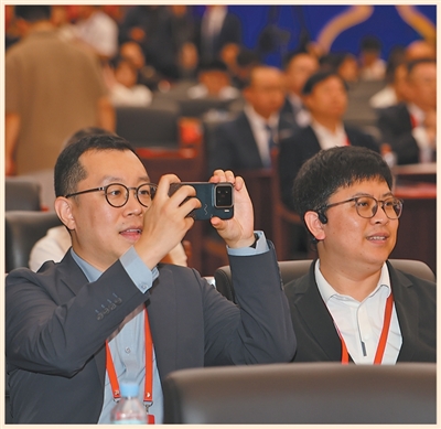 护佑生命，聚力开创健康新局