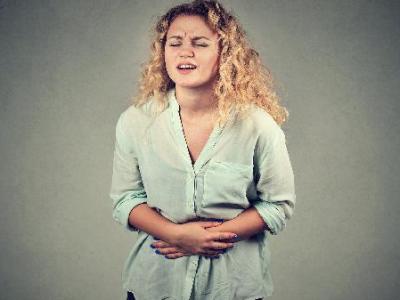 吃完饭就想上厕所是肠癌预警？医生：上厕所时出现异常，要警惕！