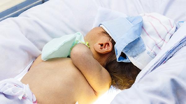 母乳放冰箱保存多久为好