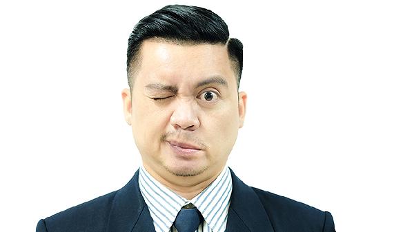 先天性眼睛一大一小怎么办