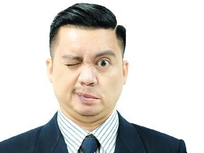 先天性眼睛一大一小怎么办