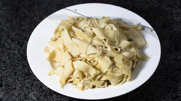 出虚汗吃什么食物好-易网健康养生网 出虚汗吃什么食物好