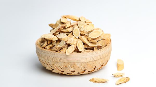 黄芪的功效与作用吃法-易网健康<a href=/jkys/ target=_blank class=infotextkey>养生</a>网 黄芪的功效与作用吃法